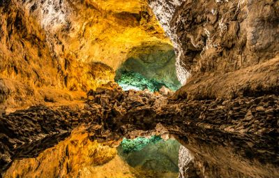 Cueva De Los Verdes Spain image