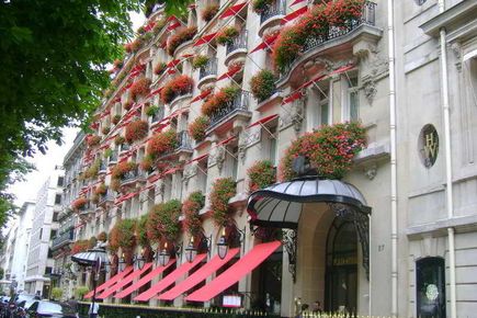 Hotel Plaza Athenee France Paris Champs Elysees Thomas Cook