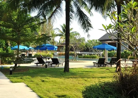 Apsara Beachfront Resort and Villa