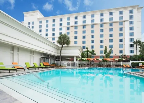 Holiday Inn Hotel & Suites Across From Universal Orlando